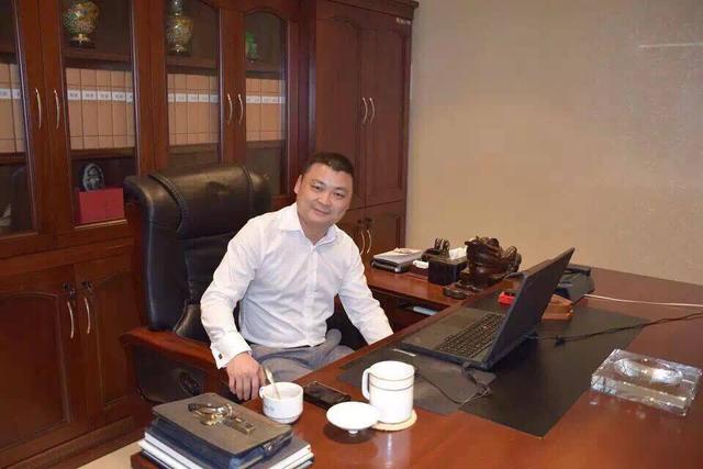 銷售假冒注冊商標如何找律師，銷售偽造注冊商標罪